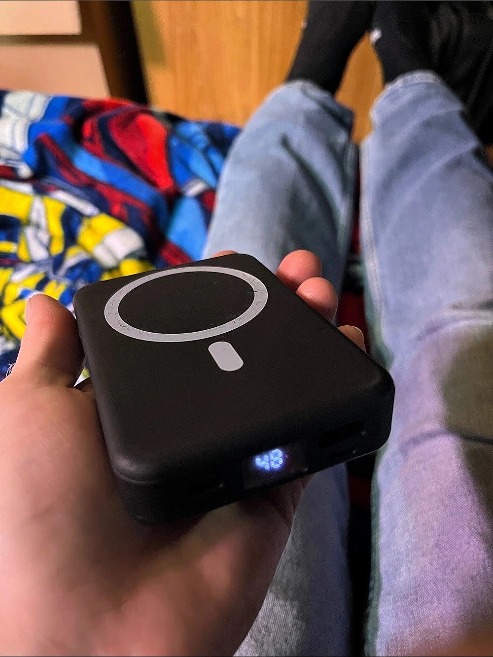 The Ridge Magnetic Power Bank Wireless Charger Black